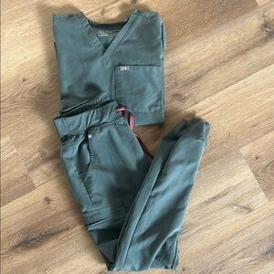 Figs Green Jogger Track Pants Relaxed Fit Elastic Waist